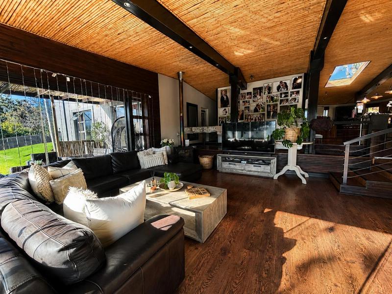 4 Bedroom Property for Sale in Wilderness Heights Western Cape